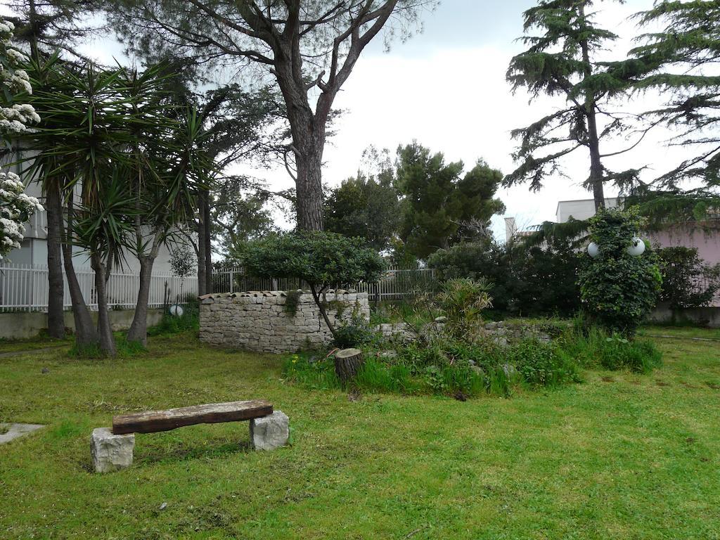 B&B Villa Garden Bisceglie Exteriör bild