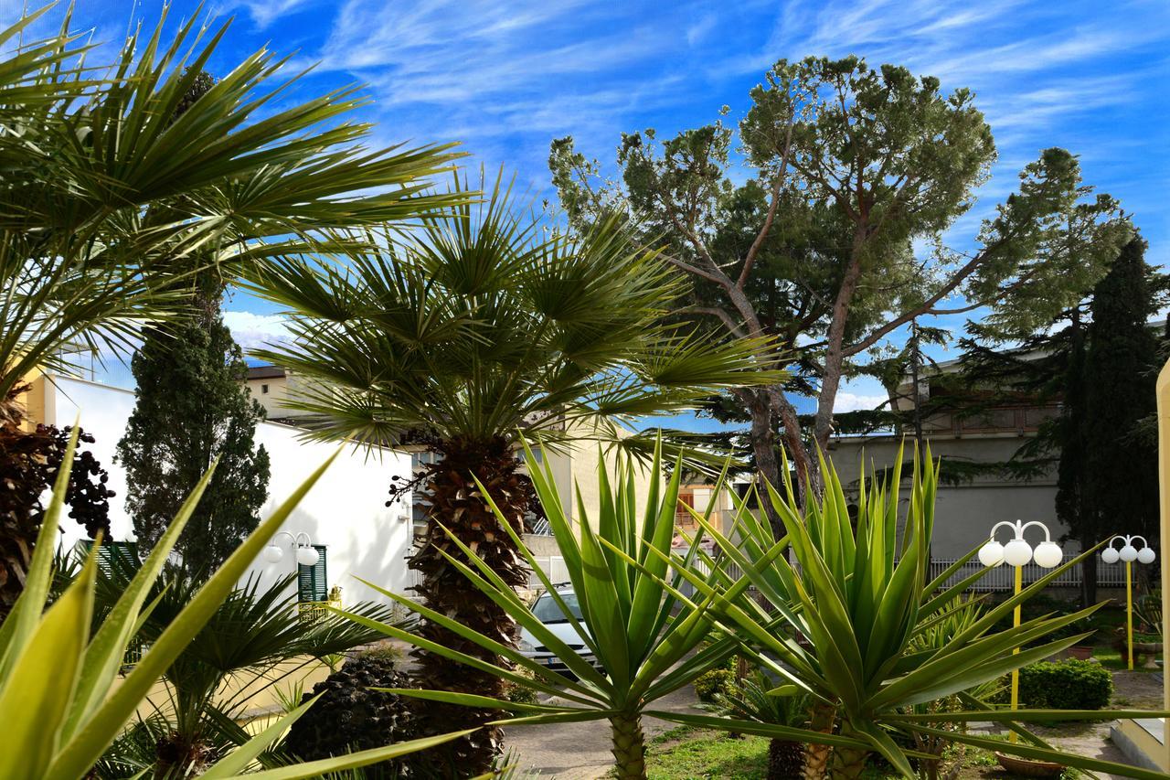 B&B Villa Garden Bisceglie Exteriör bild