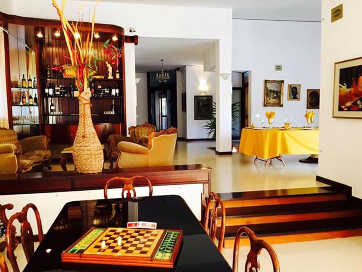 B&B Villa Garden Bisceglie Exteriör bild